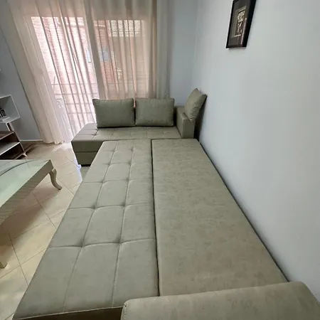 Henry's Apartman Golem